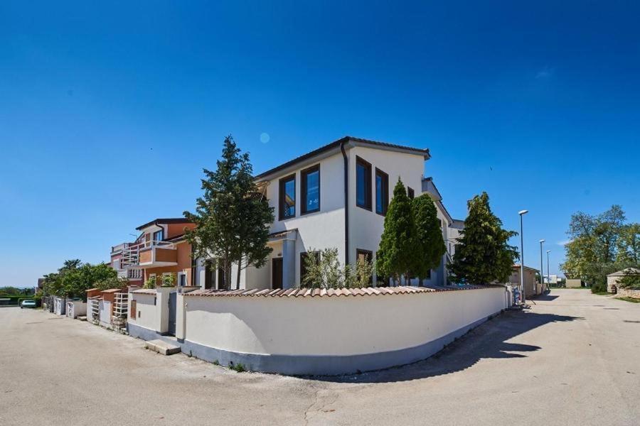 Apartment Iriska Novigrad  Екстер'єр фото